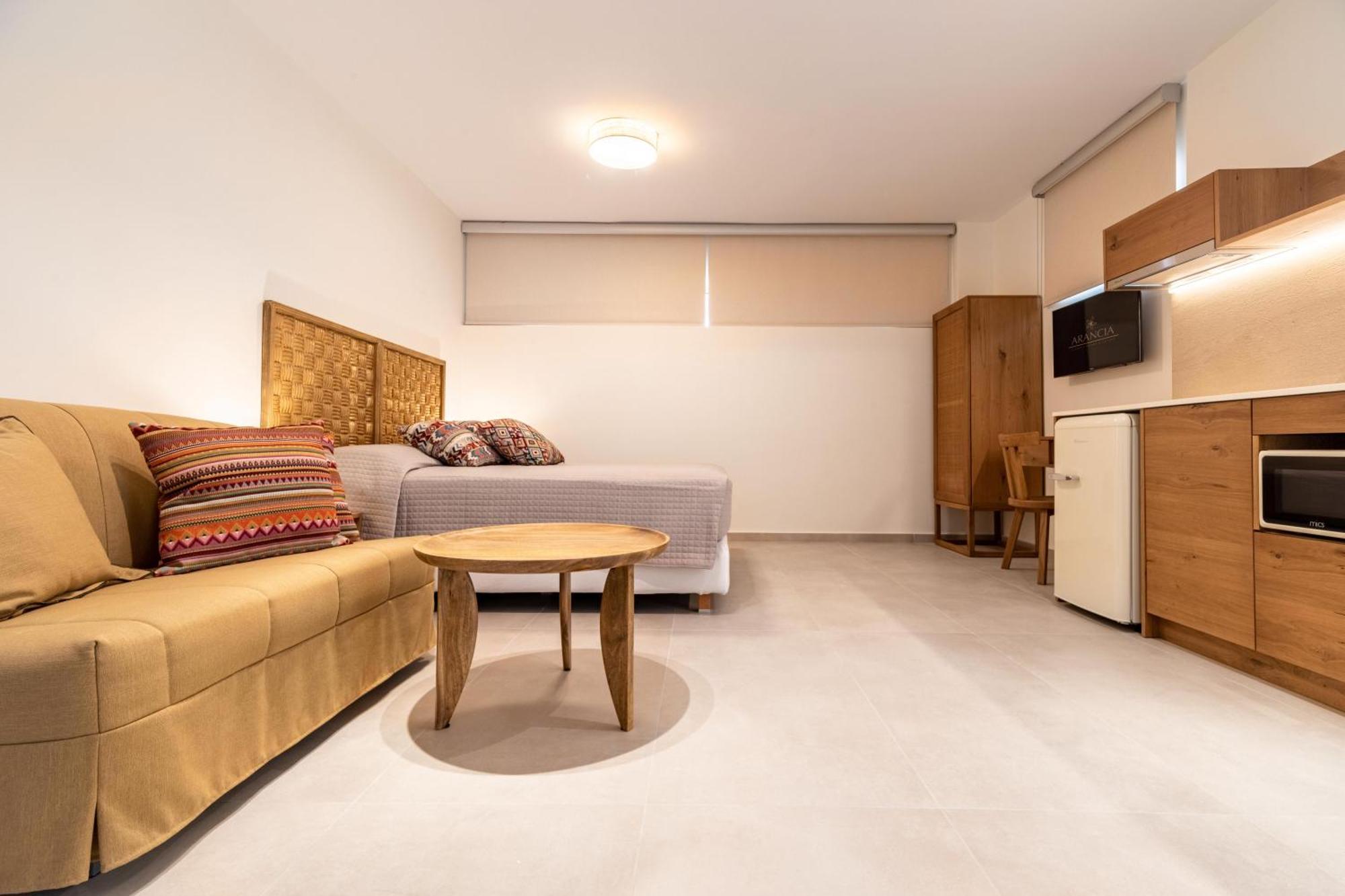 Arancia Elegant Rooms And Suites Tolón Buitenkant foto