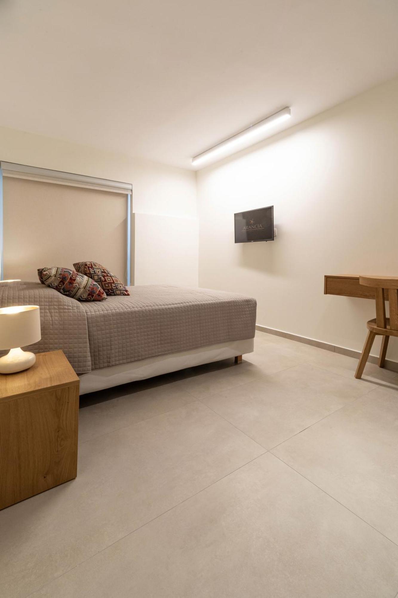 Arancia Elegant Rooms And Suites Tolón Buitenkant foto