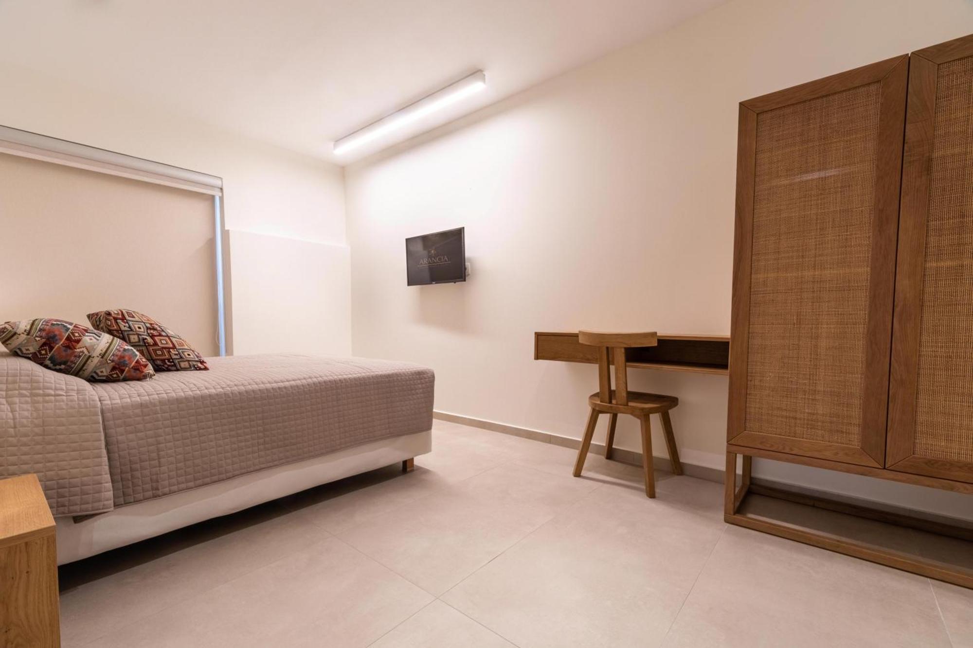 Arancia Elegant Rooms And Suites Tolón Buitenkant foto
