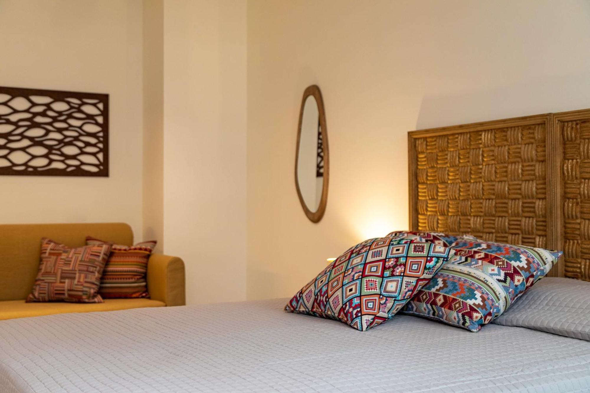 Arancia Elegant Rooms And Suites Tolón Buitenkant foto